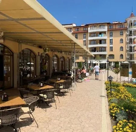 At Royal Sun, Sunny * Slăntjev Brjag