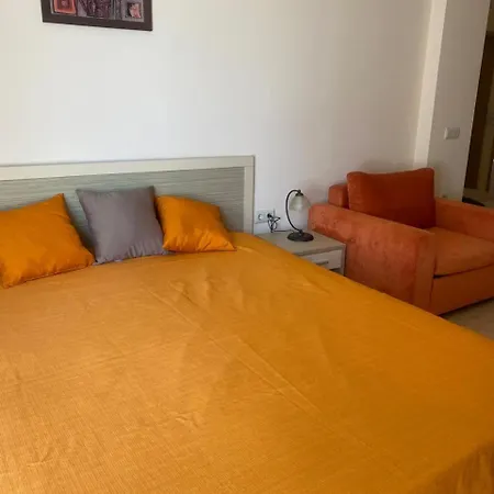 At Royal Sun, Sunny Lejlighed